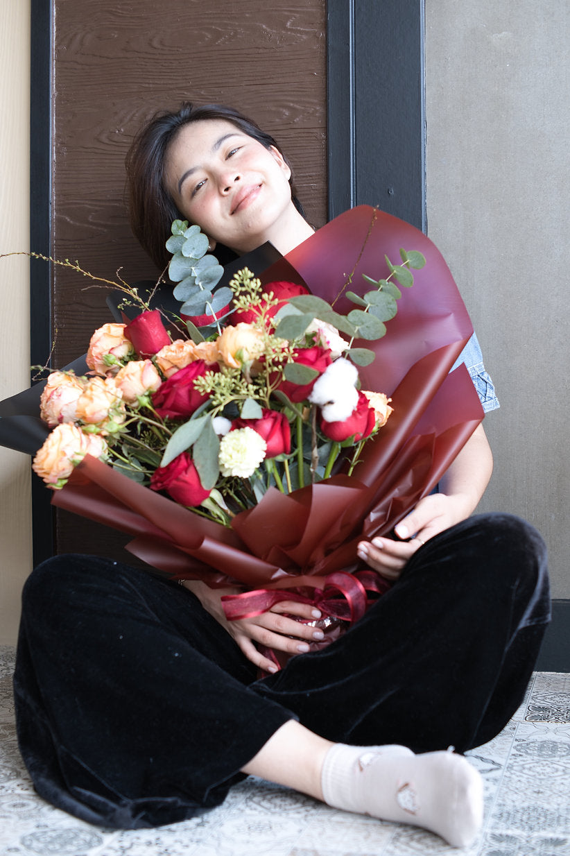 Bouquet of 25 Red and Orange Roses - Farm-Sook Flowers & Coffee