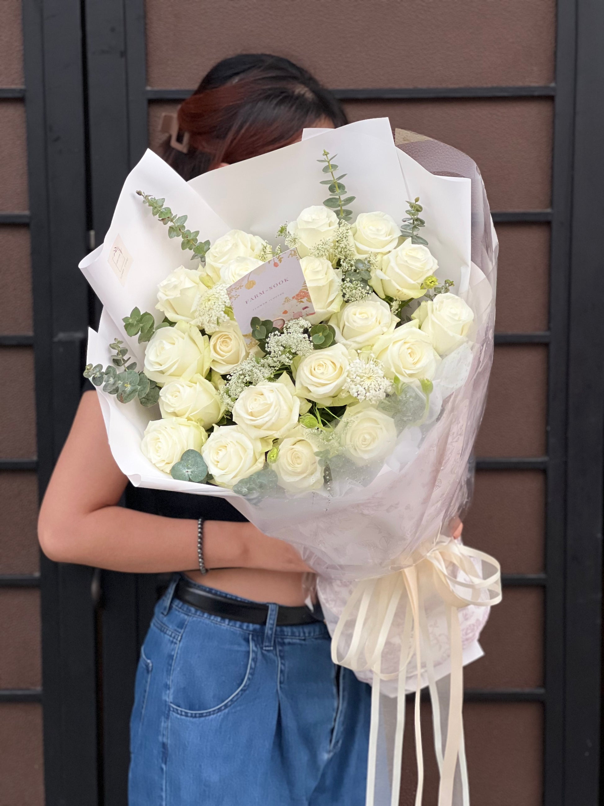 Bouquet of 20 White Roses - Farm-Sook Flowers & Coffee