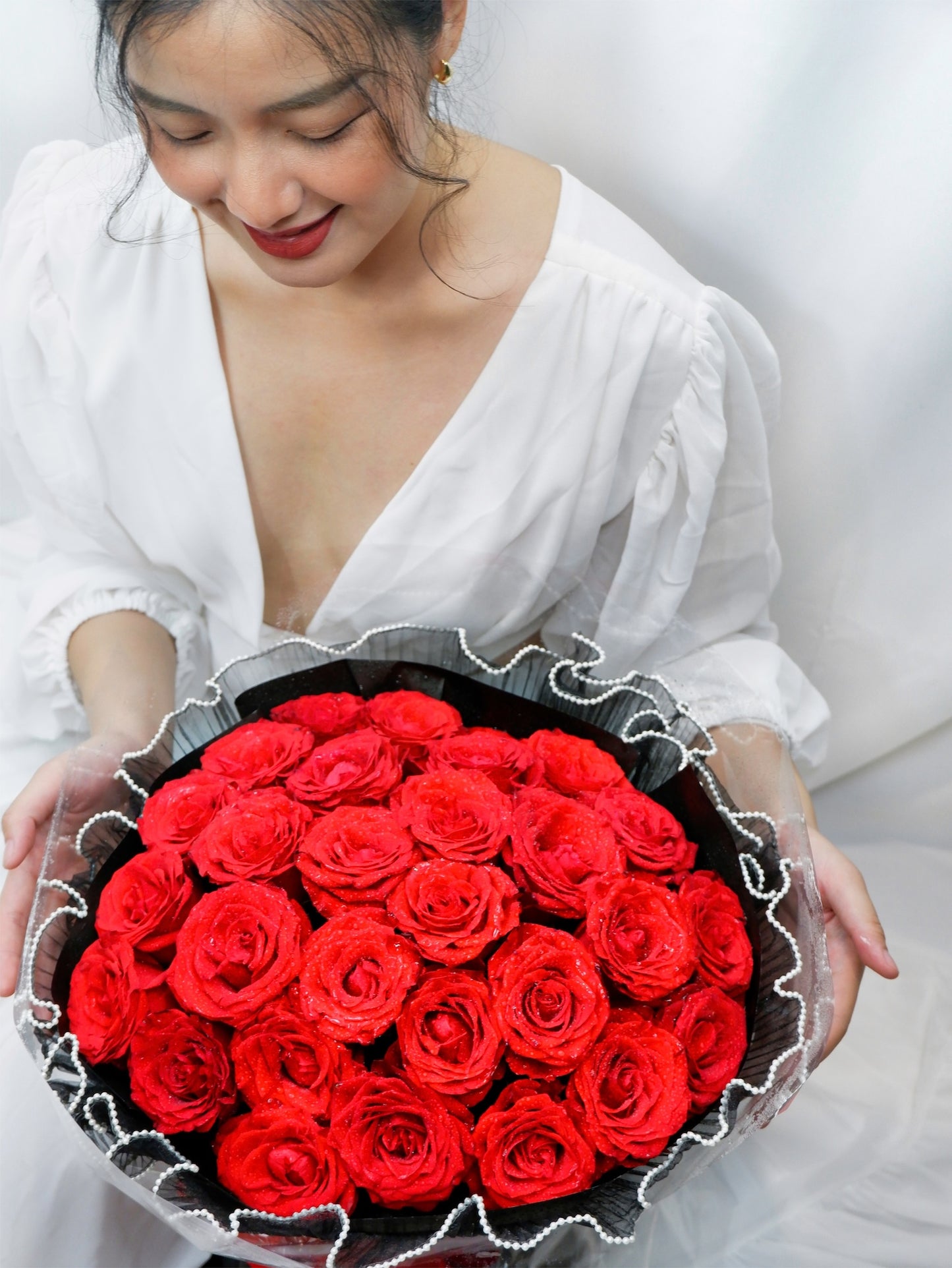 Valentine's Day - Bouquet of 29 Red Roses - Farm-Sook Flowers & Coffee