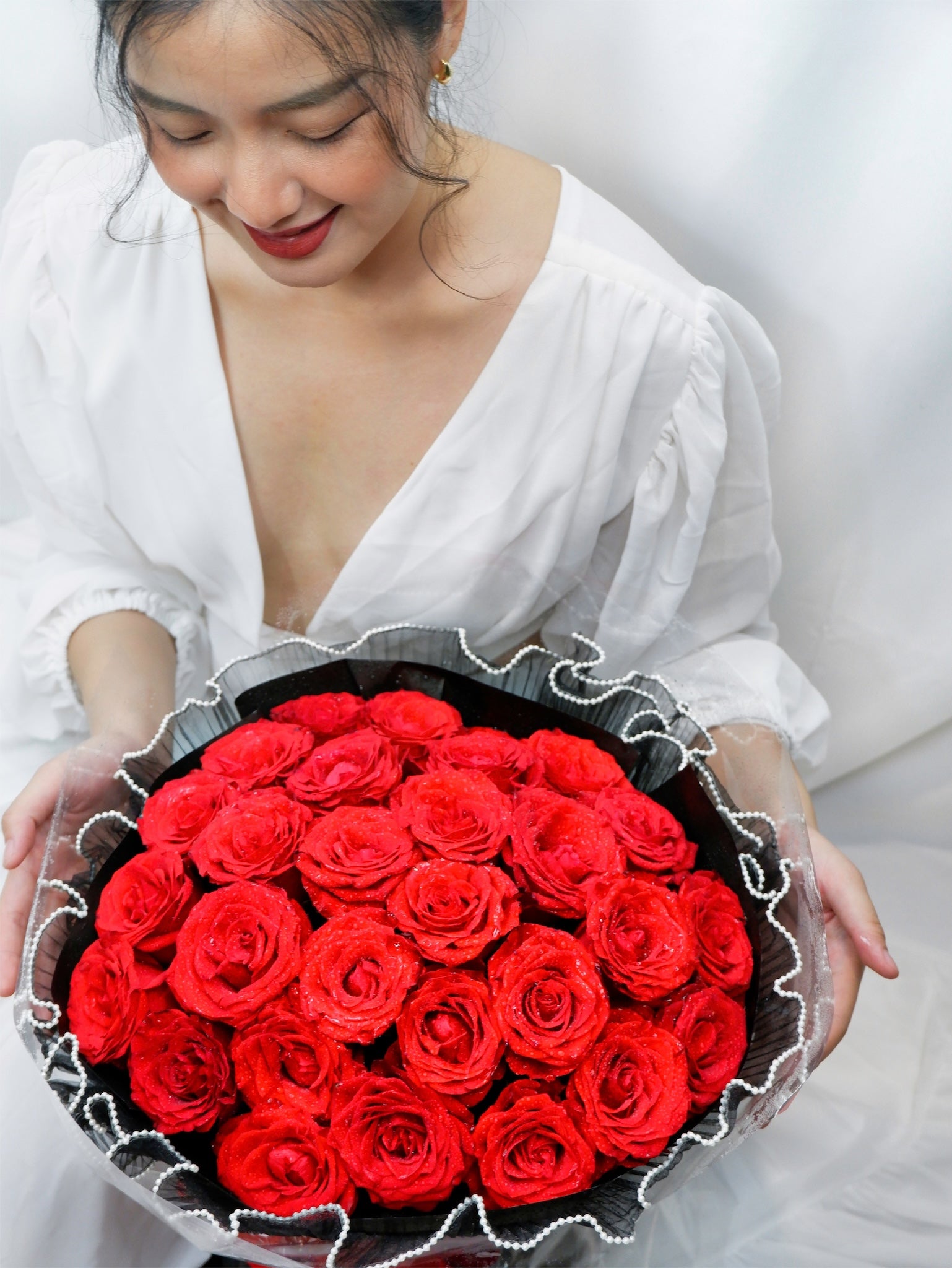 Valentine's Day - Bouquet of 29 Red Roses - Farm-Sook Flowers & Coffee