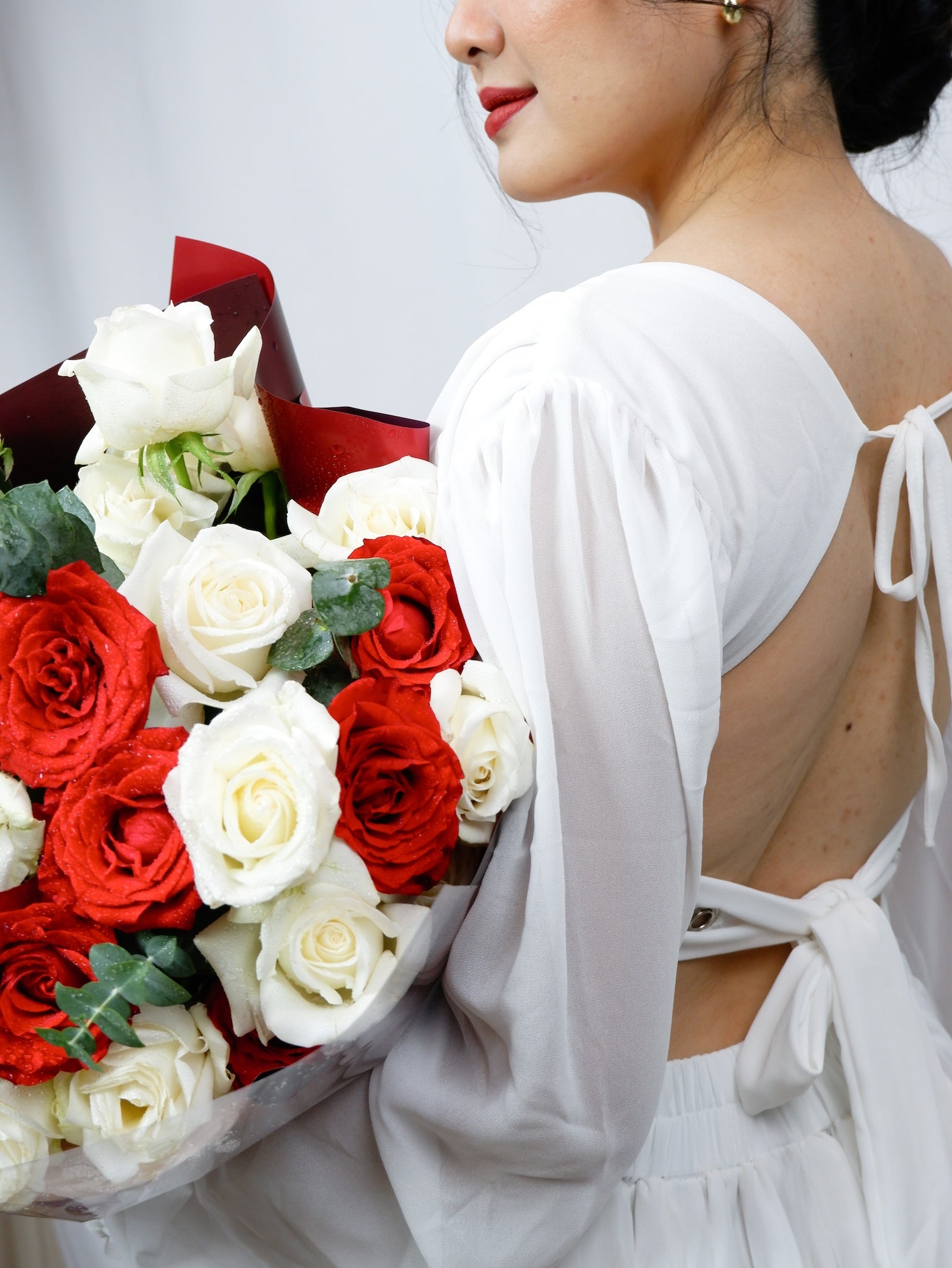 Valentine's Day - Bouquet of 20 Red & White Roses - Farm-Sook Flowers & Coffee