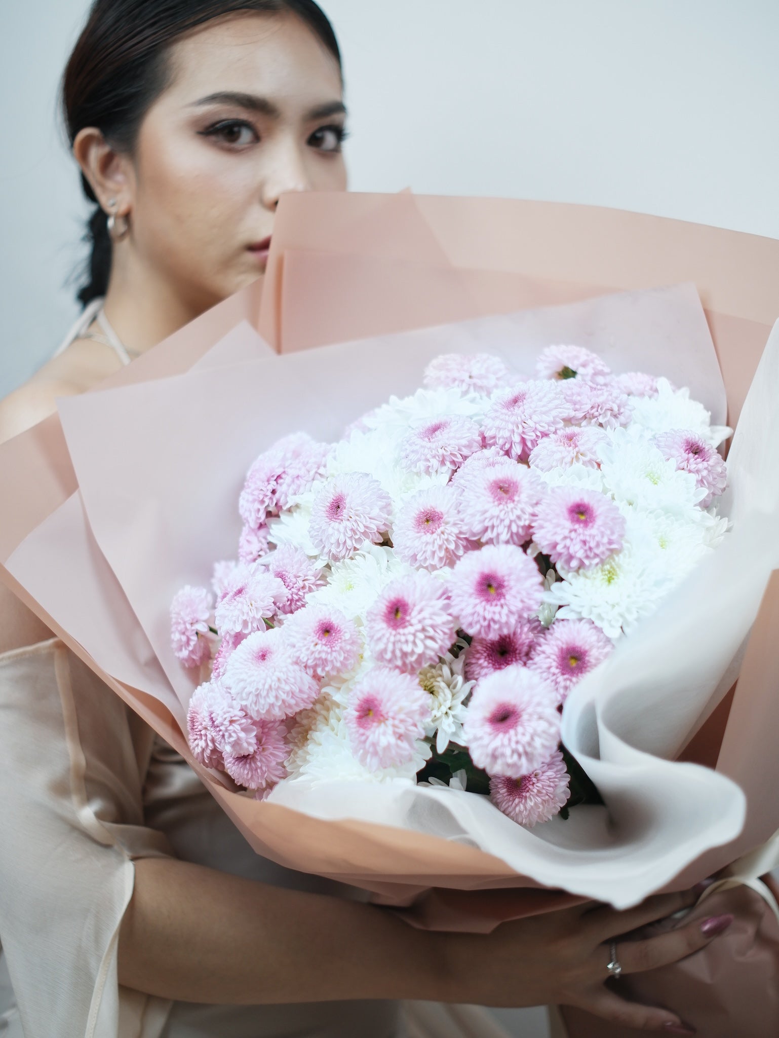 Valentine's Day - Bouquet of Daisy Chrysanthemums - Farm-Sook Flowers & Coffee