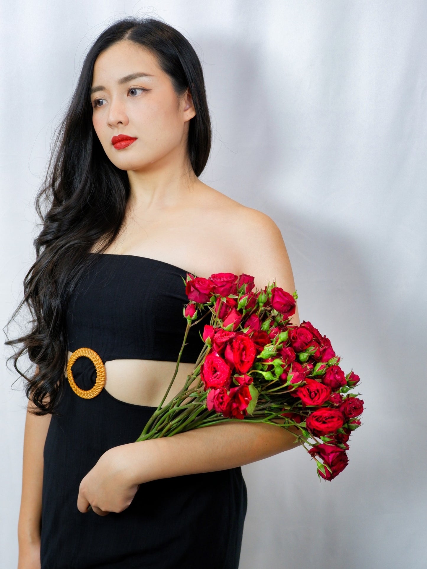 Whispers of Elegance: Enchanting Spray Roses Bouquet - Farm-Sook Flowers & Coffee