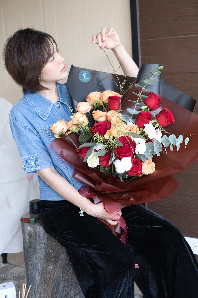 Bouquet of 25 Red and Orange Roses - Farm-Sook Flowers & Coffee