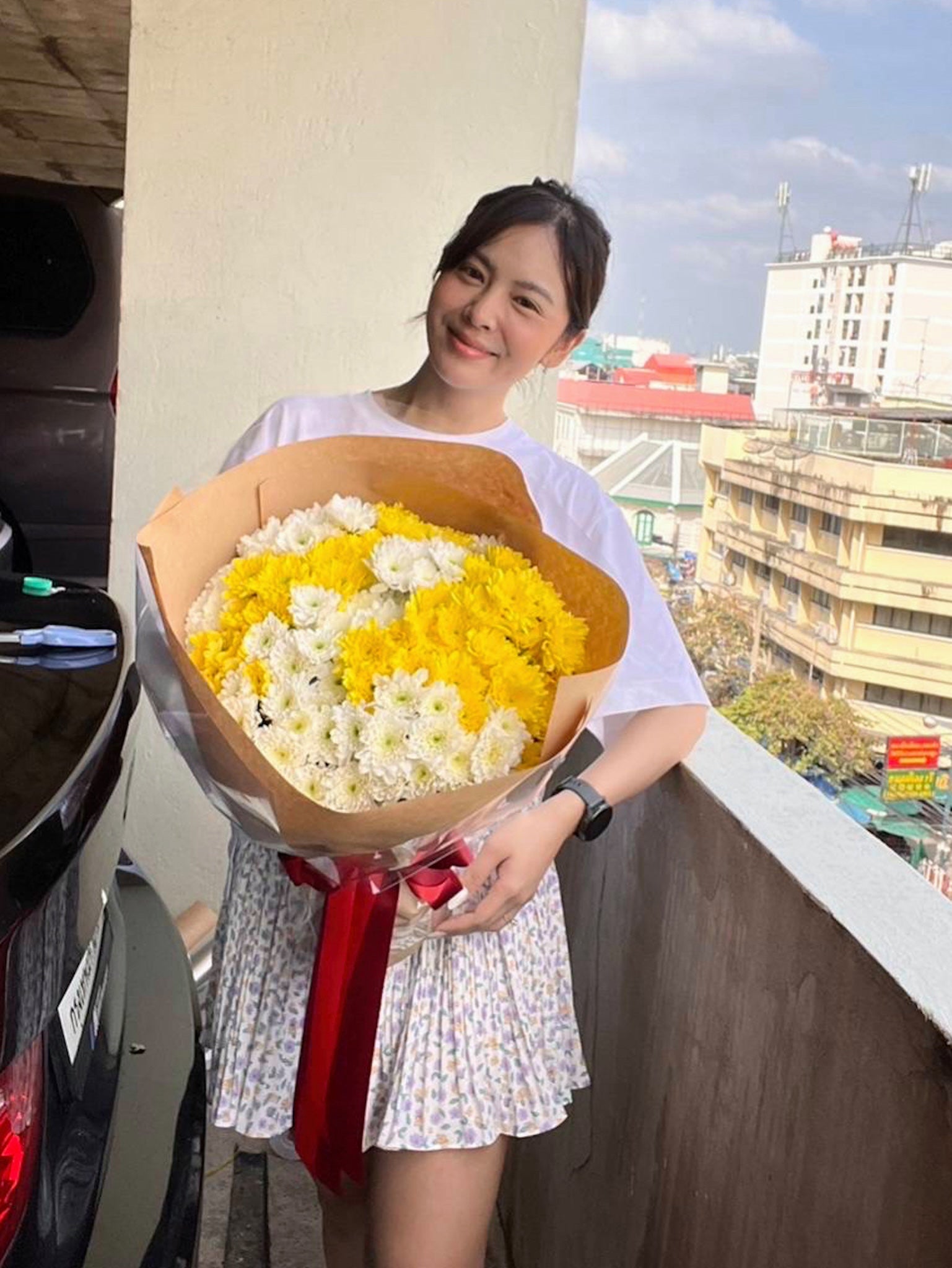 Bouquet of White & Yellow Chrysanthemums - Farm-Sook Flowers & Coffee